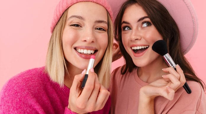 Kosmetické okénko pro ženy v běhu